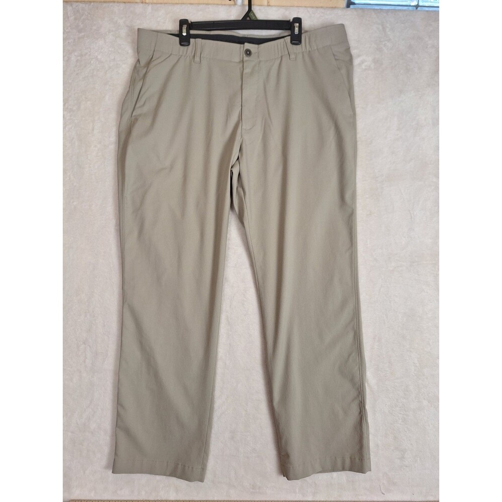 Under Armour Men Pants 42/32 Beige Chino Golf THE SHOWDOWN (40/30 Actual)